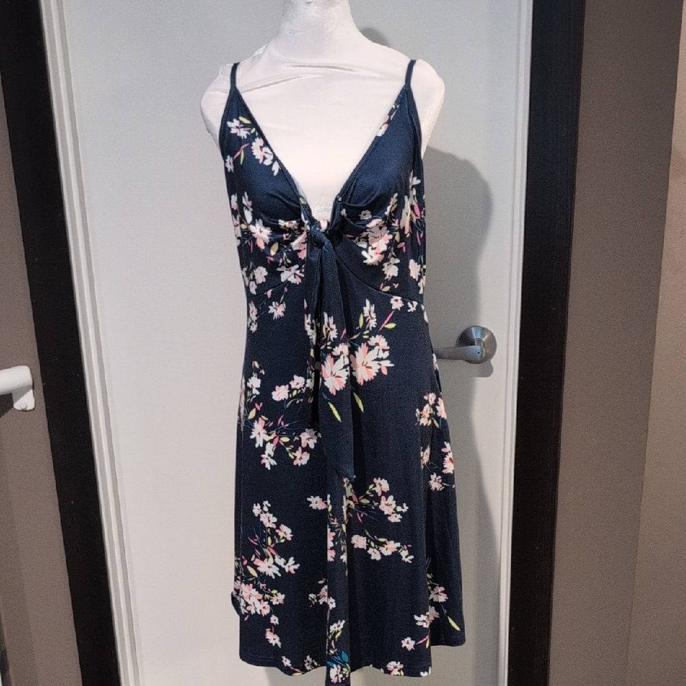 Elegant Floral Dress in Navy and Pink